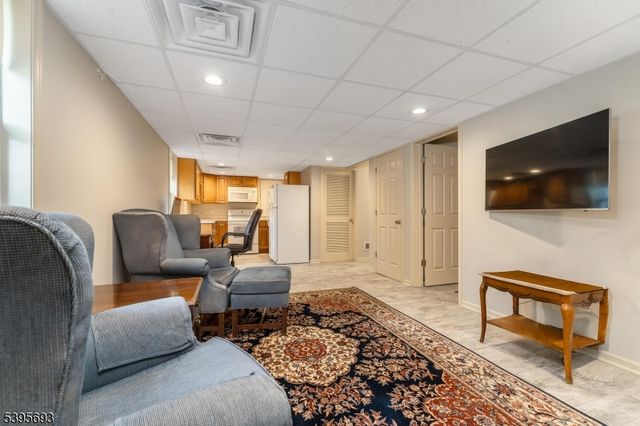 324 Tunnel Rd, Bethlehem Twp., NJ 08802