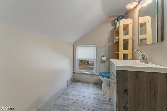 324 Tunnel Rd, Bethlehem Twp., NJ 08802