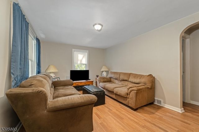 324 Tunnel Rd, Bethlehem Twp., NJ 08802