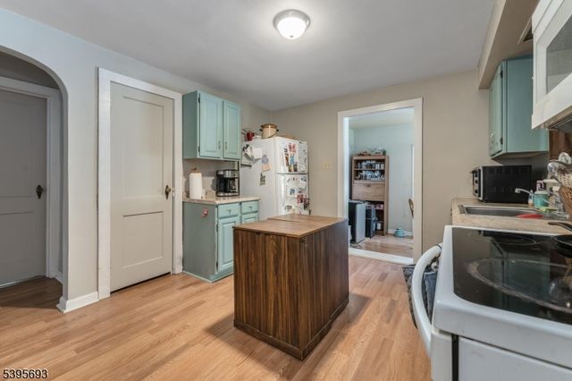 324 Tunnel Rd, Bethlehem Twp., NJ 08802