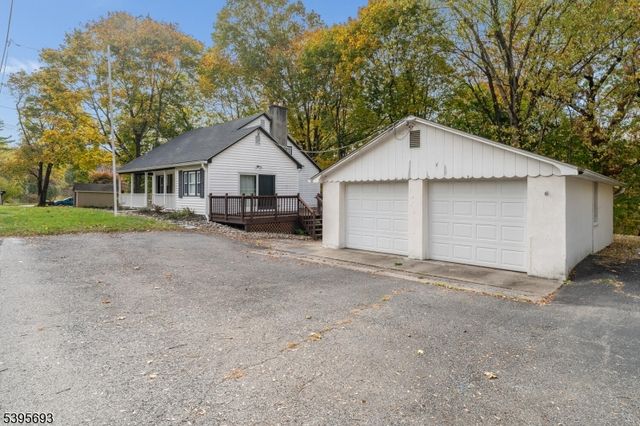 324 Tunnel Rd, Bethlehem Twp., NJ 08802