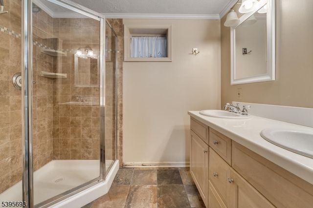 324 Tunnel Rd, Bethlehem Twp., NJ 08802