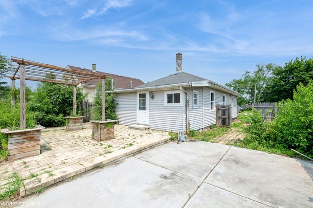 606 Florence Avenue, Joliet, IL 60433