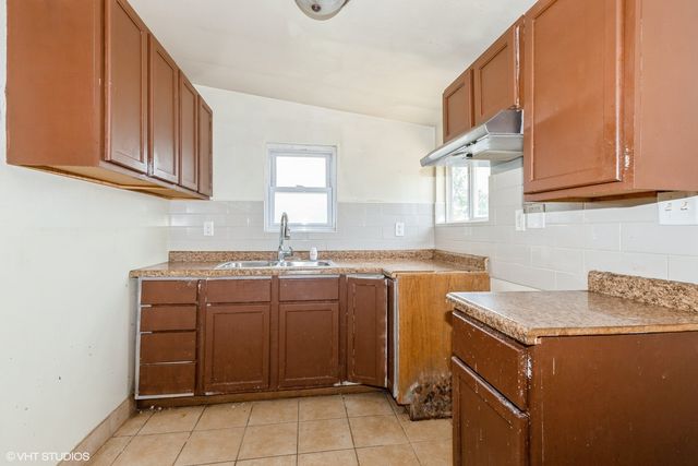 606 Florence Avenue, Joliet, IL 60433