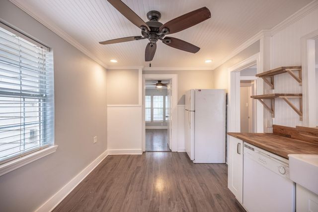 2100 E 2nd ST, Austin, TX 78702