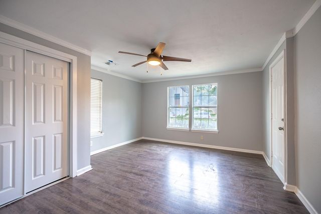 2100 E 2nd ST, Austin, TX 78702