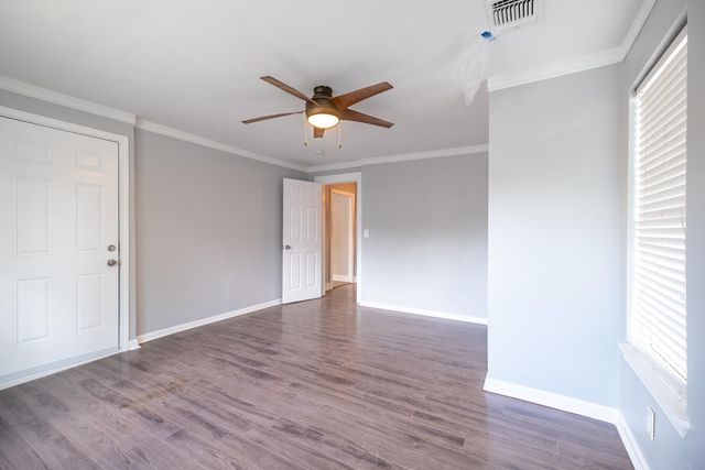 2100 E 2nd ST, Austin, TX 78702