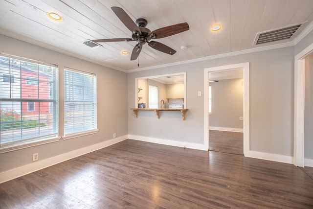 2100 E 2nd ST, Austin, TX 78702