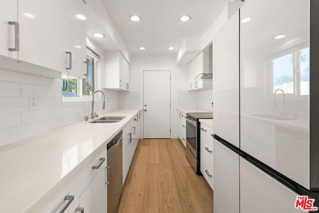 1525 N Hayworth Avenue 302, Los Angeles, CA 90046