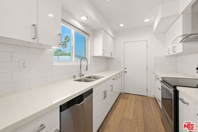 1525 N Hayworth Avenue 302, Los Angeles, CA 90046