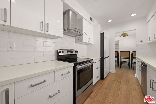 1525 N Hayworth Avenue 302, Los Angeles, CA 90046