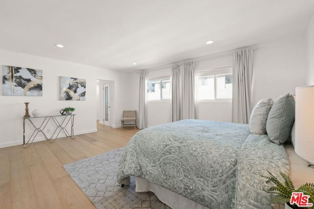 1525 N Hayworth Avenue 302, Los Angeles, CA 90046