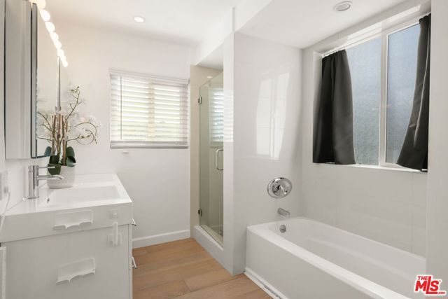 1525 N Hayworth Avenue 302, Los Angeles, CA 90046