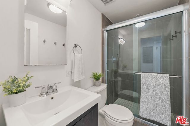 1525 N Hayworth Avenue 302, Los Angeles, CA 90046