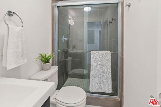 1525 N Hayworth Avenue 302, Los Angeles, CA 90046