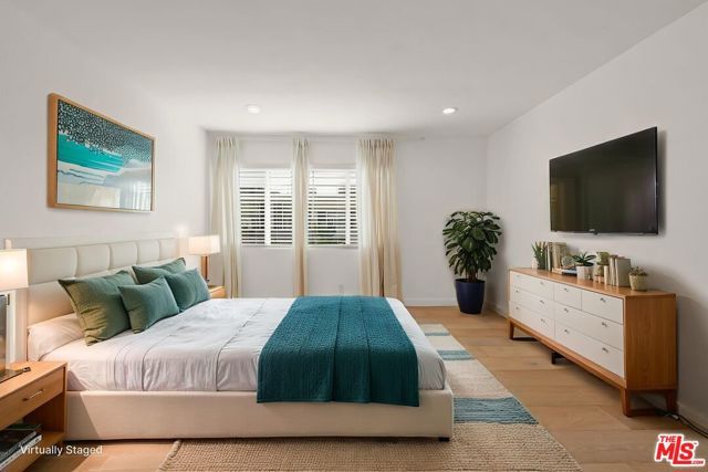 1525 N Hayworth Avenue 302, Los Angeles, CA 90046