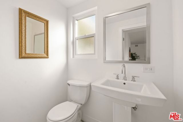 1525 N Hayworth Avenue 302, Los Angeles, CA 90046