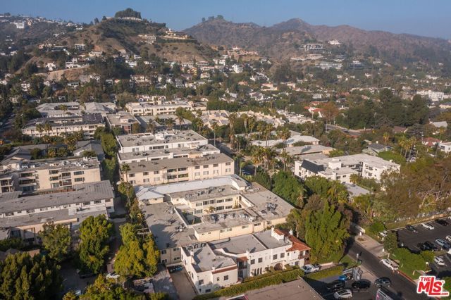 1525 N Hayworth Avenue 302, Los Angeles, CA 90046