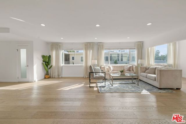 1525 N Hayworth Avenue 302, Los Angeles, CA 90046