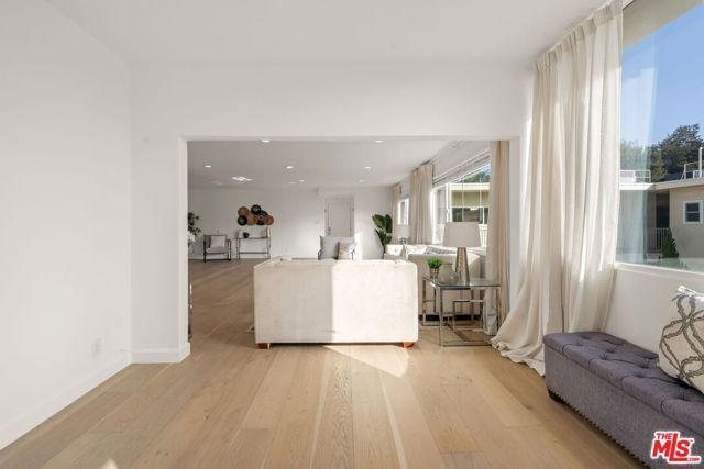 1525 N Hayworth Avenue 302, Los Angeles, CA 90046