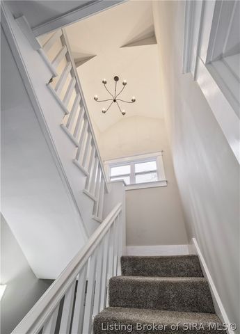 629 Mechanic Street, Jeffersonville, IN 47130