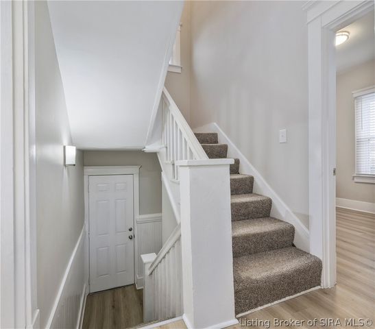 629 Mechanic Street, Jeffersonville, IN 47130