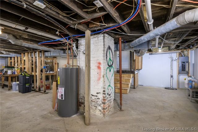 629 Mechanic Street, Jeffersonville, IN 47130