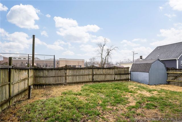 629 Mechanic Street, Jeffersonville, IN 47130