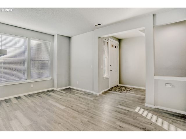 768 Ne 70TH Ave, Hillsboro, OR 97124