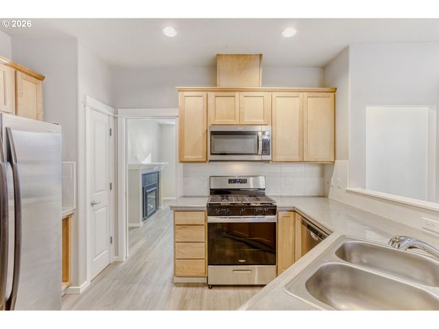 768 Ne 70TH Ave, Hillsboro, OR 97124