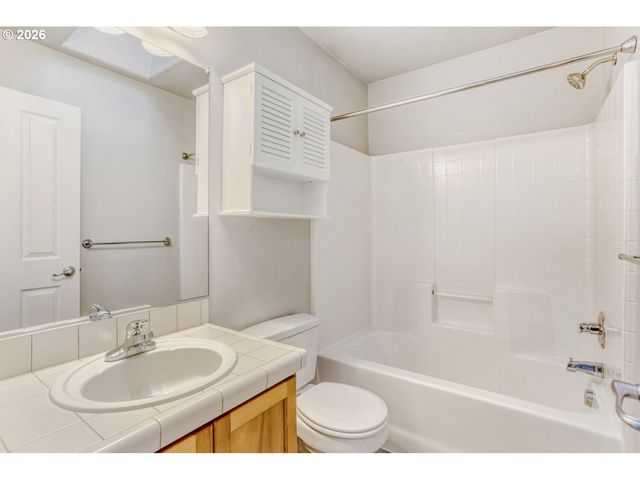 768 Ne 70TH Ave, Hillsboro, OR 97124