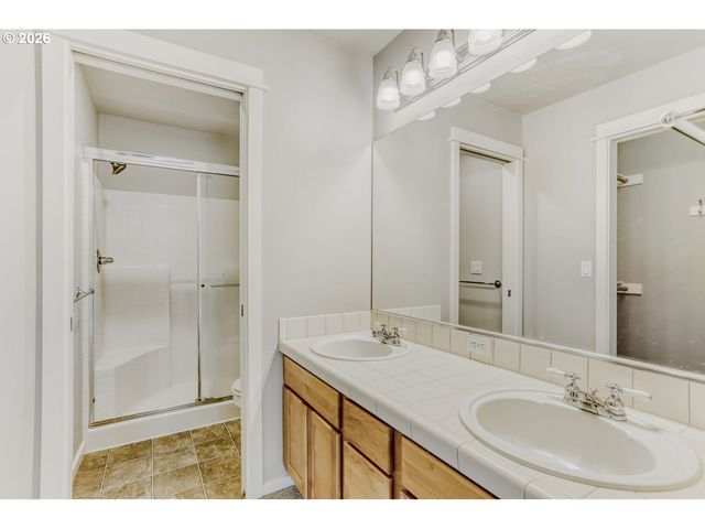 768 Ne 70TH Ave, Hillsboro, OR 97124