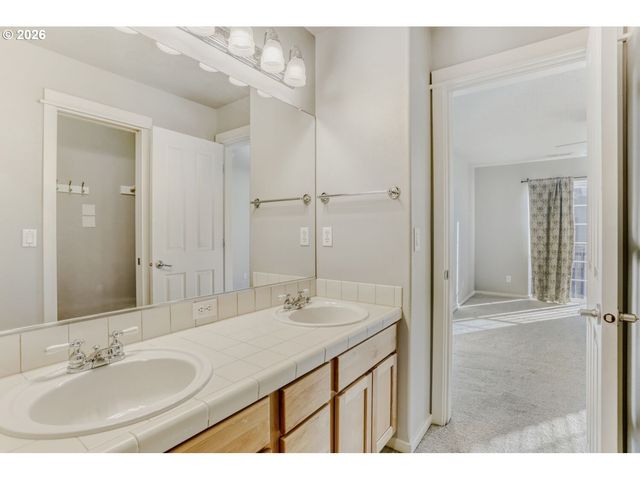 768 Ne 70TH Ave, Hillsboro, OR 97124