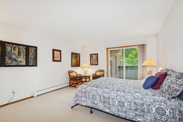 2240 Midland Grove Road 201, Roseville, MN 55113