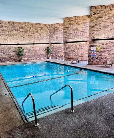 2240 Midland Grove Road 201, Roseville, MN 55113