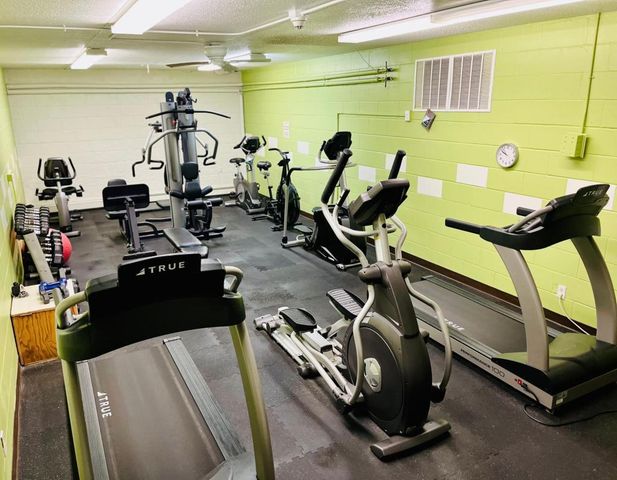 2240 Midland Grove Road 201, Roseville, MN 55113