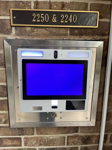 2240 Midland Grove Road 201, Roseville, MN 55113