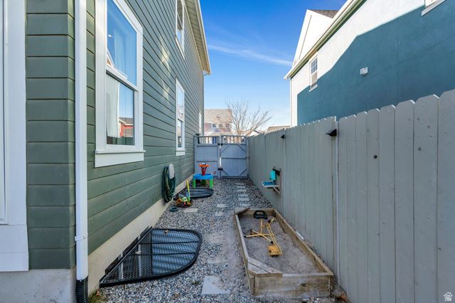 11463 S WILLOW WALK DR, South Jordan, UT 84009