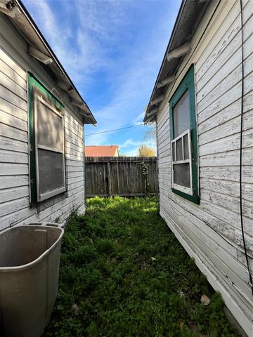 2601 Lucinda Street, Houston, TX 77004