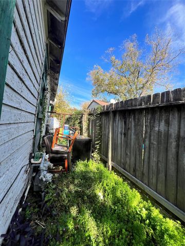 2601 Lucinda Street, Houston, TX 77004