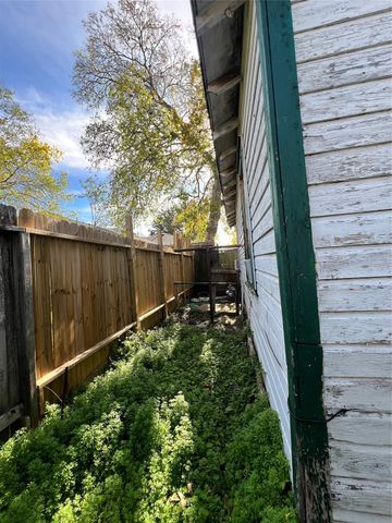 2601 Lucinda Street, Houston, TX 77004