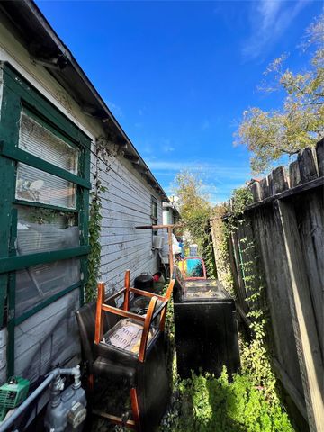 2601 Lucinda Street, Houston, TX 77004