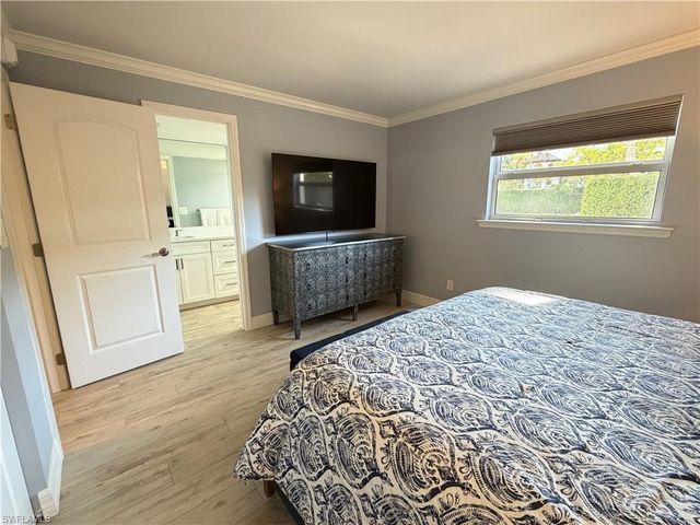 960 7th ST S 103, Naples, FL 34102