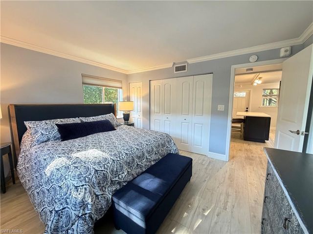 960 7th ST S 103, Naples, FL 34102