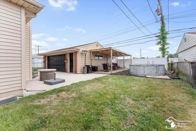 2351 Medford Street, Trenton, MI 48183