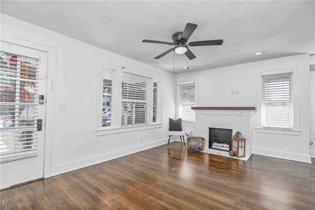 5528 Woodland Avenue, Kansas City, MO 64110