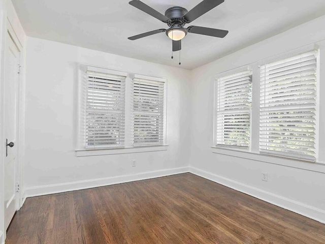 5528 Woodland Avenue, Kansas City, MO 64110