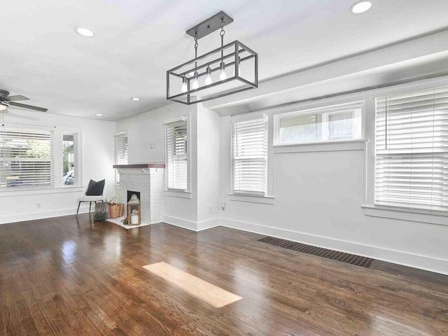 5528 Woodland Avenue, Kansas City, MO 64110