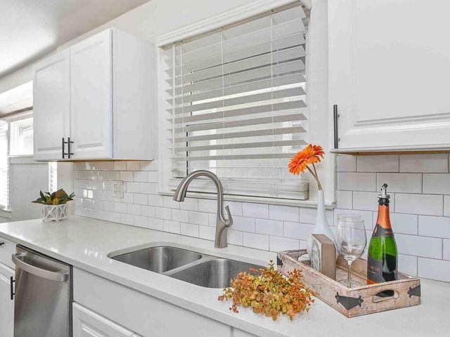 5528 Woodland Avenue, Kansas City, MO 64110