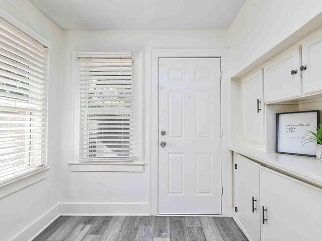 5528 Woodland Avenue, Kansas City, MO 64110